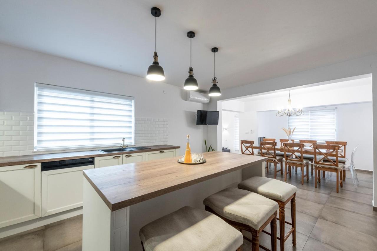 Luxury Vila Divina-Exceptional Privacy Villa มลินี ภายนอก รูปภาพ